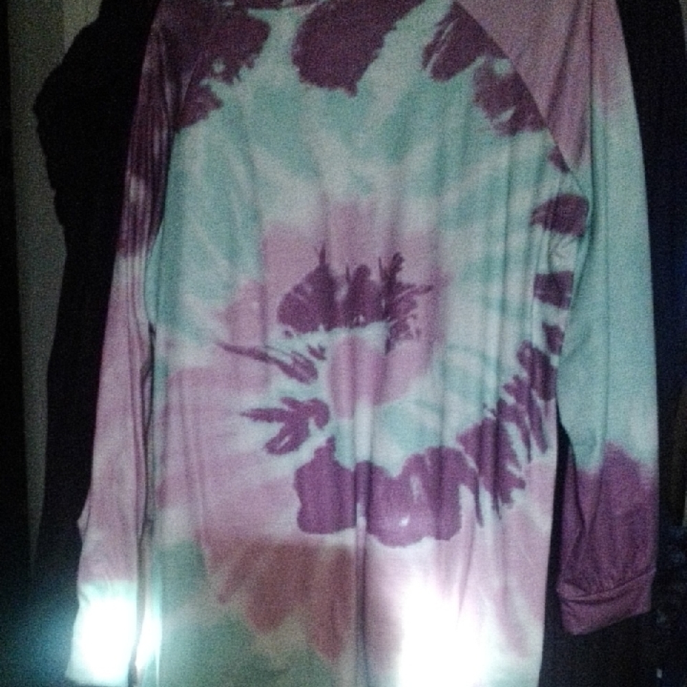 Tie-Dye Long Sleeve Shirt
